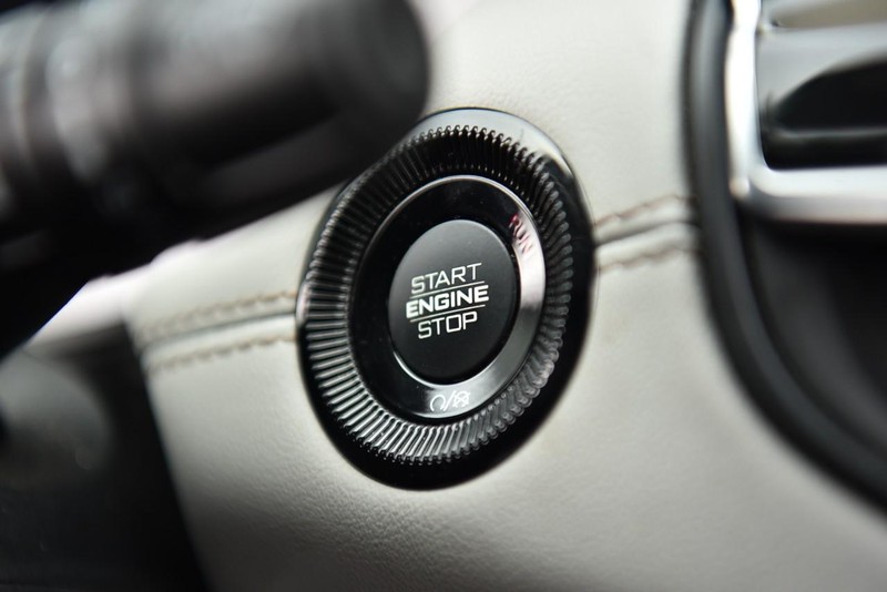 Jeep Compass Vehicle Image 19