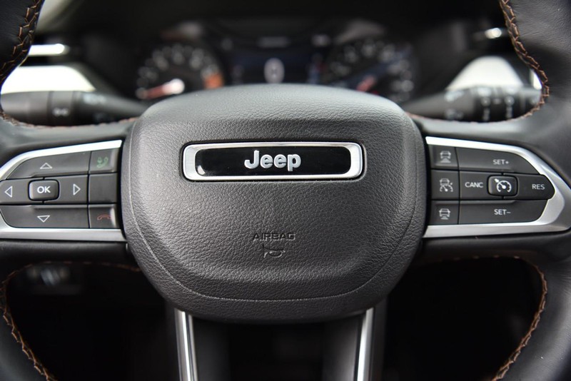 Jeep Compass Vehicle Image 20
