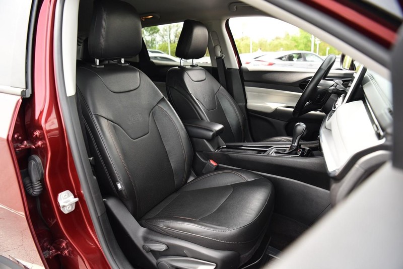 Jeep Compass Vehicle Image 22