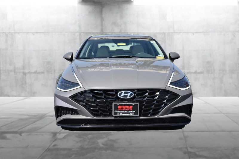 Hyundai Sonata Vehicle Image 04