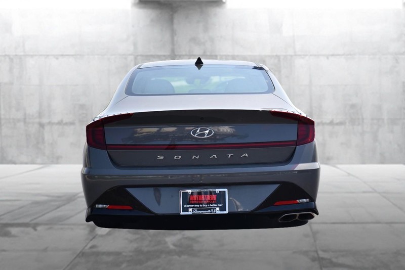 Hyundai Sonata Vehicle Image 06