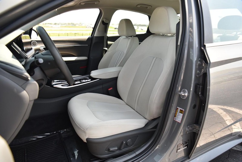 Hyundai Sonata Vehicle Image 20