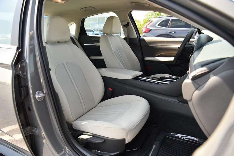 Hyundai Sonata Vehicle Image 21