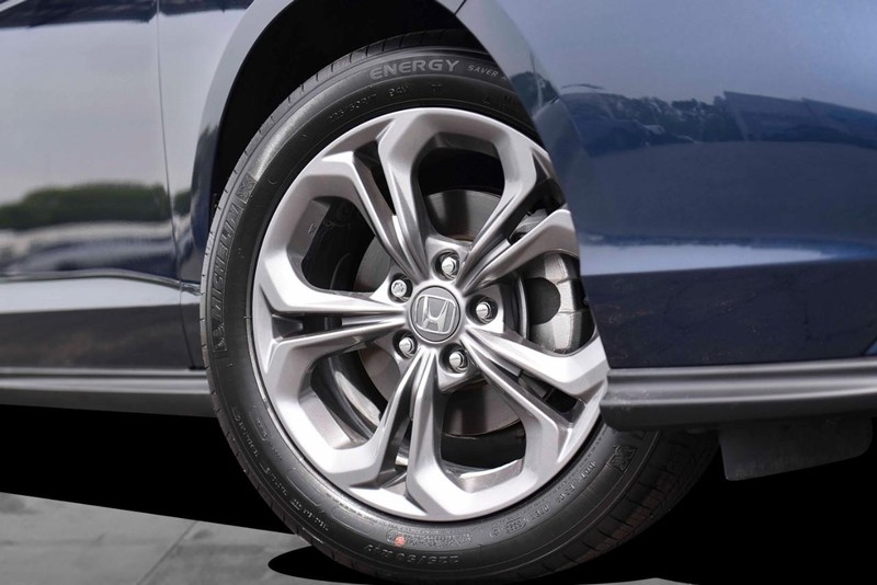 Honda Accord Sedan Vehicle Image 03