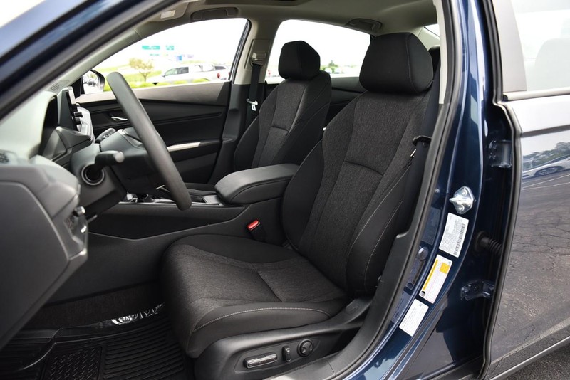 Honda Accord Sedan Vehicle Image 18