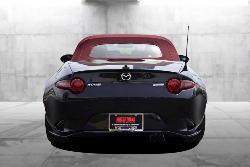 Mazda MX-5 Miata Vehicle Image 06