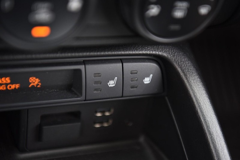 Mazda MX-5 Miata Vehicle Image 16