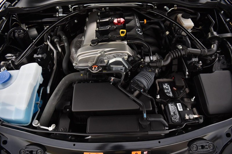 Mazda MX-5 Miata Vehicle Image 23