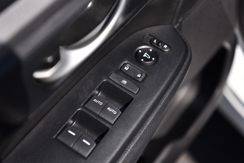Honda CR-V Vehicle Image 09