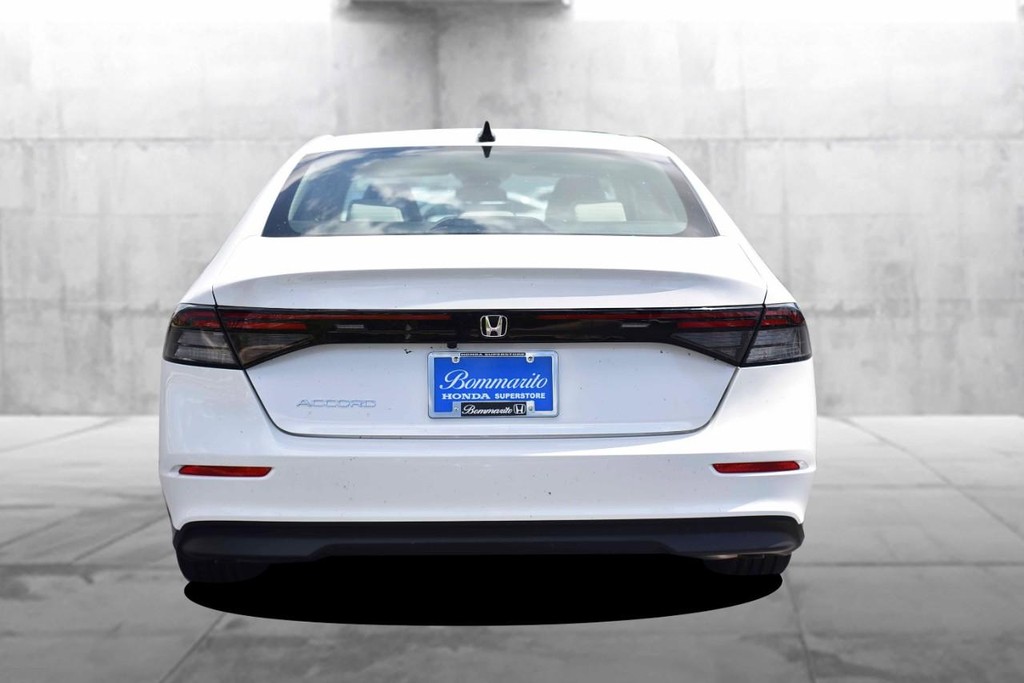 Honda Accord Sedan Vehicle Image 06