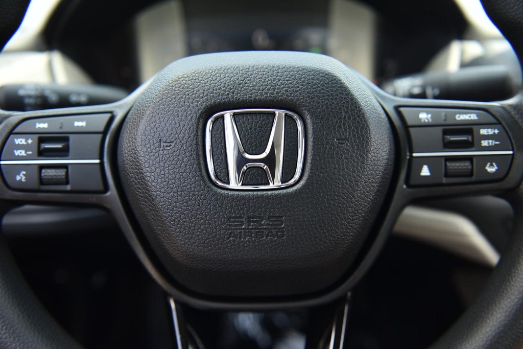 Honda Accord Sedan Vehicle Image 17