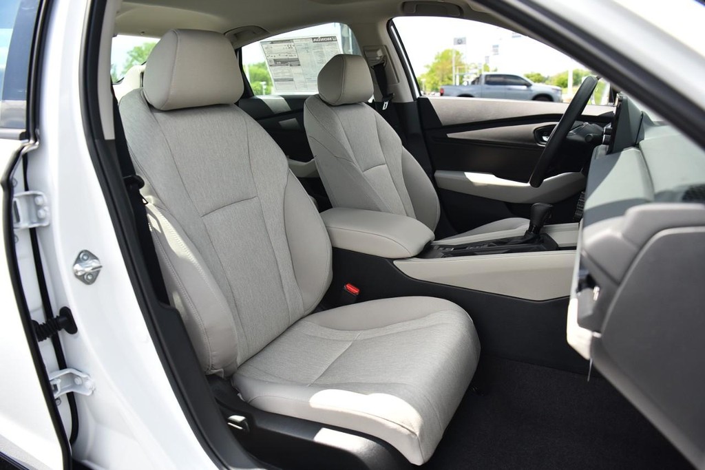 Honda Accord Sedan Vehicle Image 19