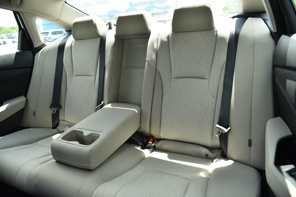 Honda Accord Sedan Vehicle Image 21