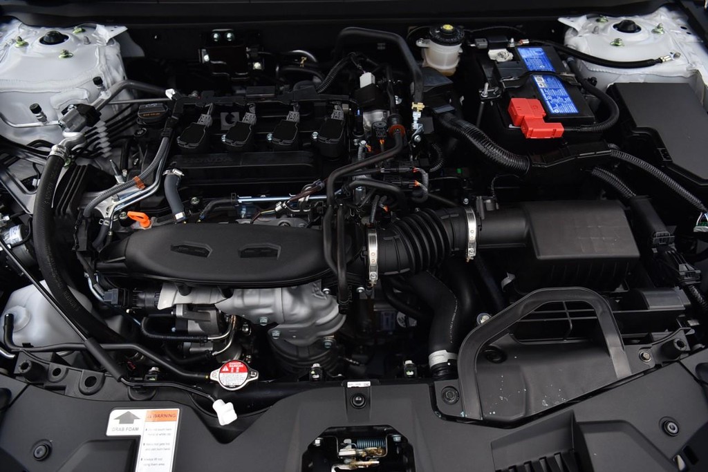 Honda Accord Sedan Vehicle Image 24