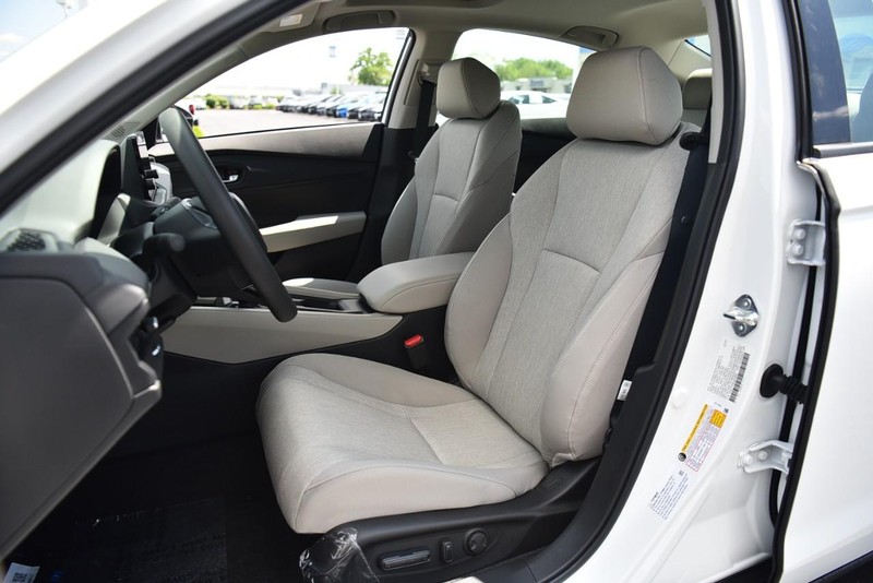 Honda Accord Sedan Vehicle Image 18