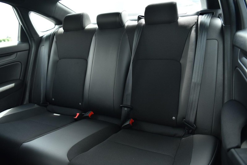 Honda Civic Sedan Vehicle Image 22