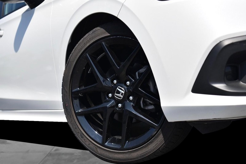 Honda Civic Sedan Vehicle Image 03