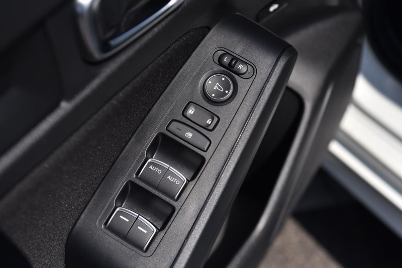 Honda Civic Sedan Vehicle Image 09