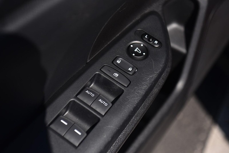 Honda Civic Hatchback Vehicle Image 09