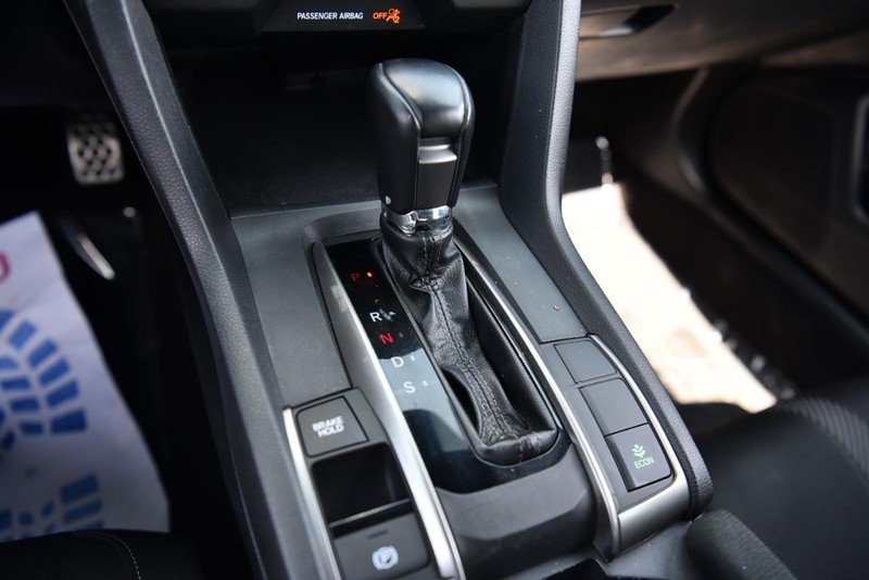 Honda Civic Hatchback Vehicle Image 15