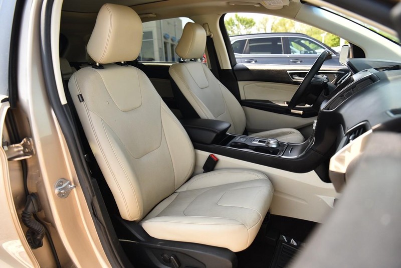 Ford Edge Vehicle Image 22