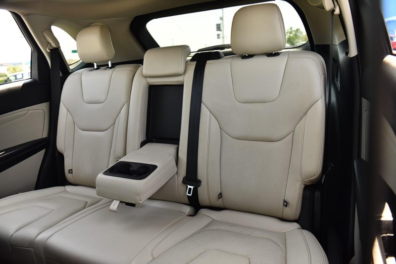 Ford Edge Vehicle Image 24