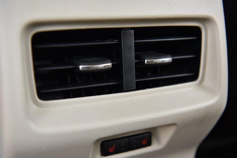 Ford Edge Vehicle Image 25