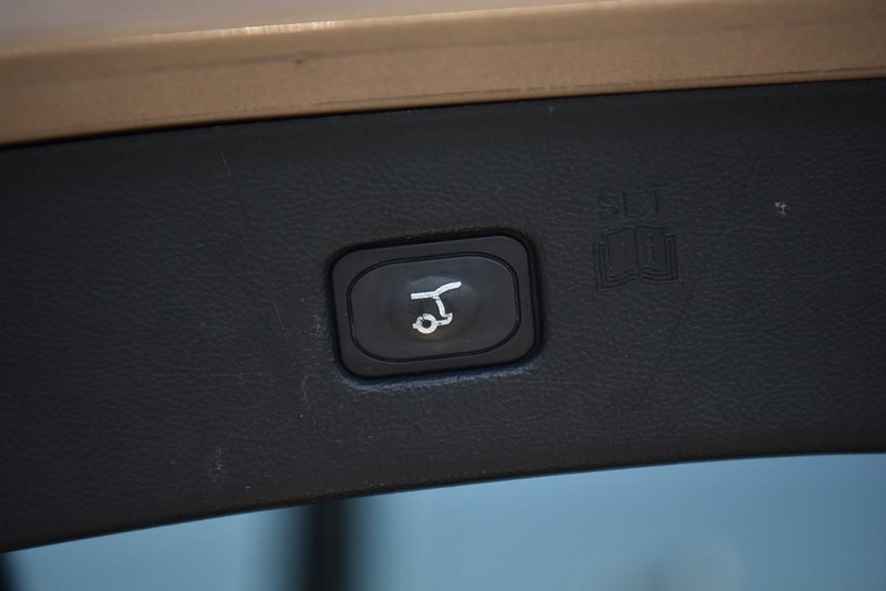 Ford Edge Vehicle Image 28