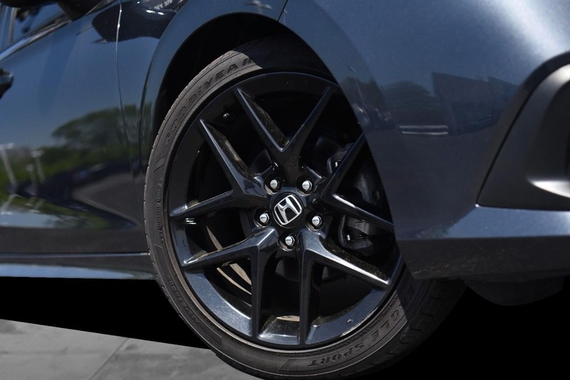 Honda Civic Sedan Vehicle Image 03