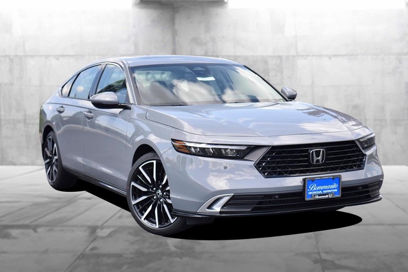 Honda Accord Hybrid Vehicle Full-screen Gallery Image 2