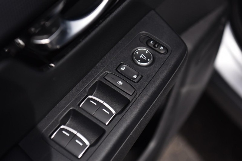 Honda CR-V Vehicle Image 09