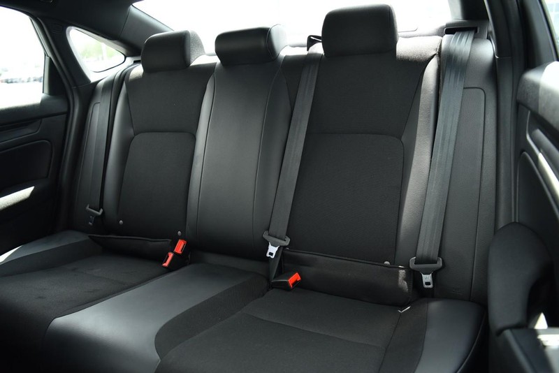 Honda Civic Sedan Vehicle Image 22
