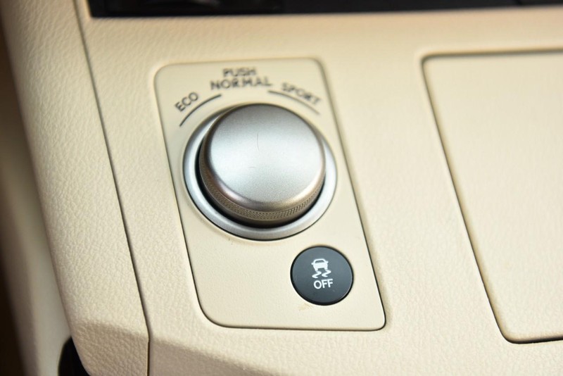 Lexus ES 350 Vehicle Image 17