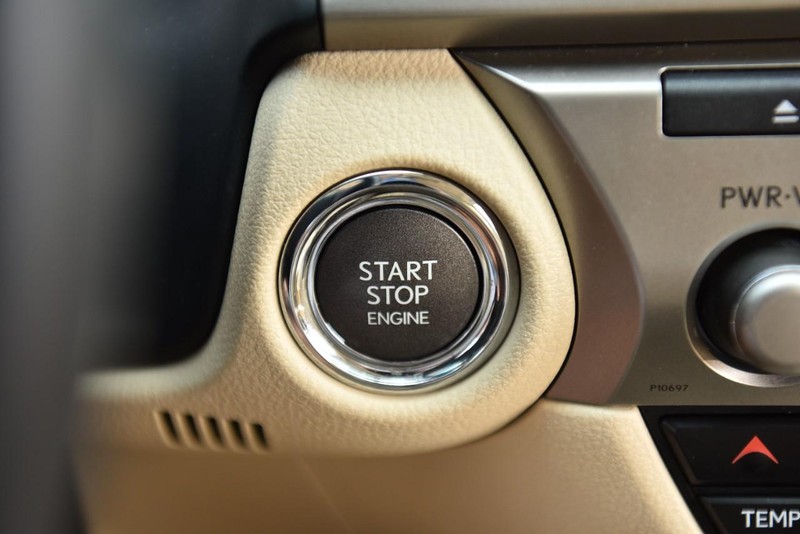 Lexus ES 350 Vehicle Image 19