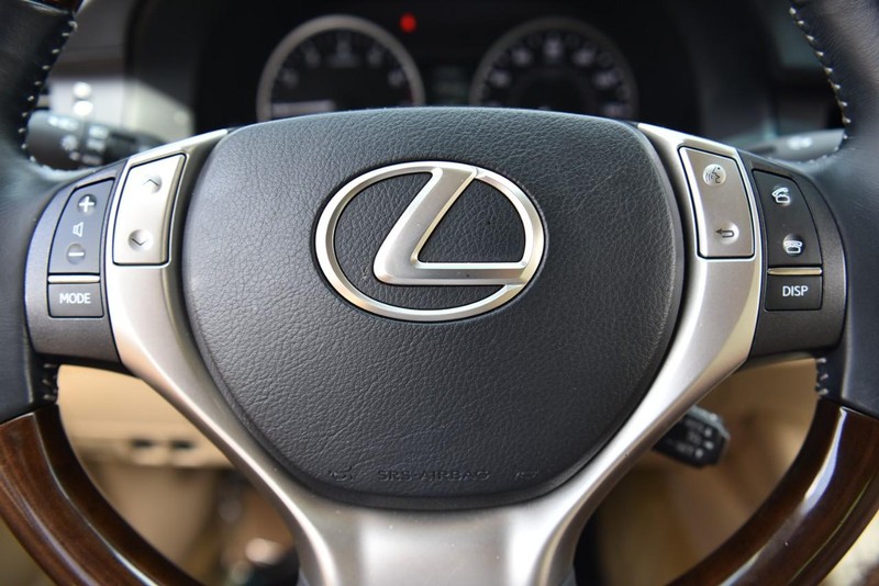 Lexus ES 350 Vehicle Image 20