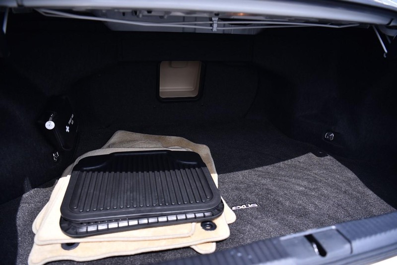 Lexus ES 350 Vehicle Image 26