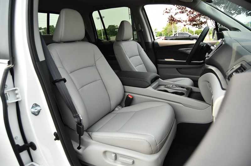 Honda Ridgeline Vehicle Image 25