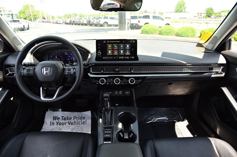 Honda Civic Sedan Vehicle Image 08