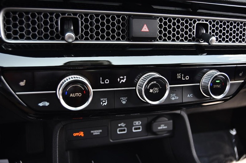 Honda Civic Sedan Vehicle Image 16