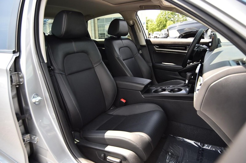 Honda Civic Sedan Vehicle Image 22