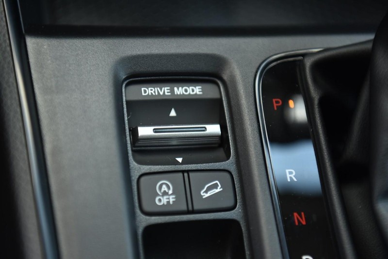 Honda CR-V Vehicle Image 15