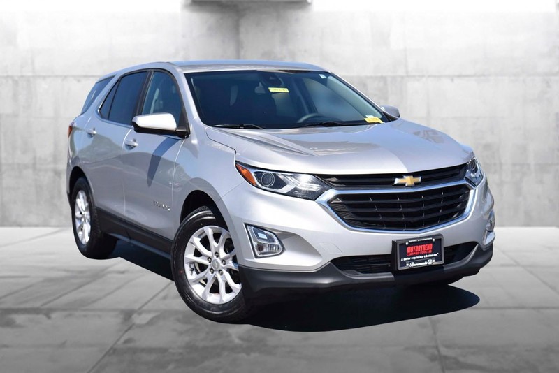 Chevrolet Equinox Vehicle Image 02