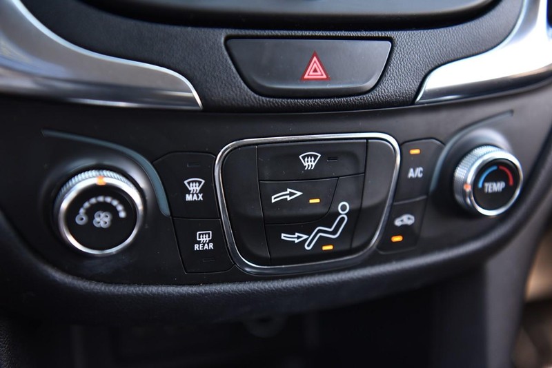 Chevrolet Equinox Vehicle Image 14
