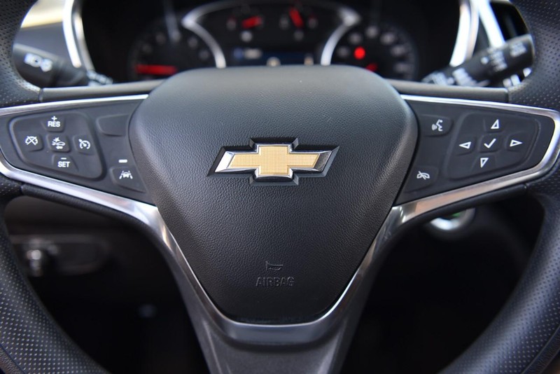 Chevrolet Equinox Vehicle Image 17
