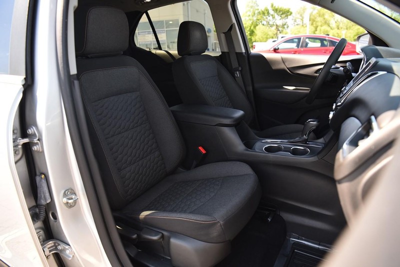 Chevrolet Equinox Vehicle Image 19
