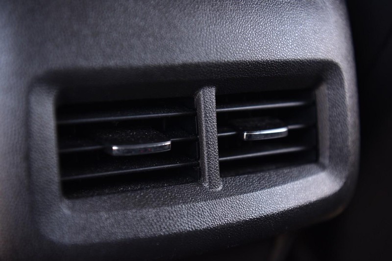 Chevrolet Equinox Vehicle Image 21