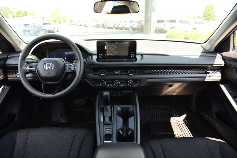 Honda Accord Sedan Vehicle Image 07