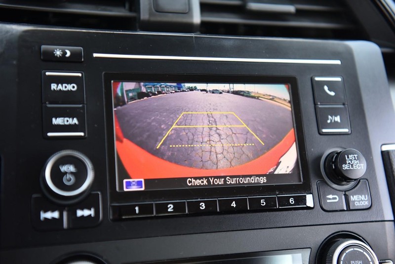 Honda Civic Sedan Vehicle Image 12