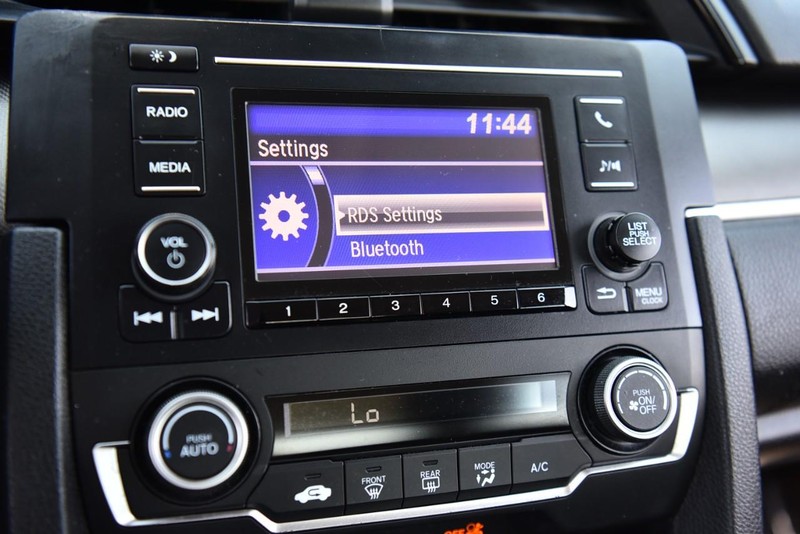 Honda Civic Sedan Vehicle Image 13