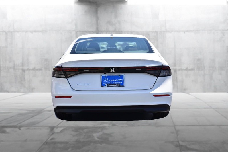 Honda Accord Sedan Vehicle Image 06